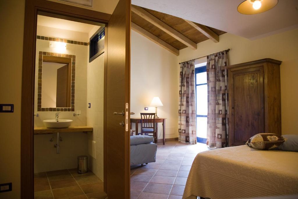 Agriturismo Bio-Ecologico Sant'Isidoro Roccaforte Mondovi Room photo